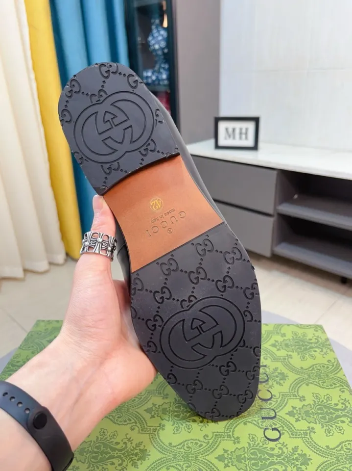 Men's shoes 💰500🌹🌹Niuli [GUCCI Gucci] A new style of formal men's leather shoes is coming~ The original quality upper is made of patent leather imported from Italy, the leather is soft and delicate, comfortable and soft first-layer cowhide lining, rubber wear-resistant outsole, the shoe shape is dignified and domineering, and the luxury charm cannot be concealed! The natural and free nouveau riche leads the trend. Code number: 38-44